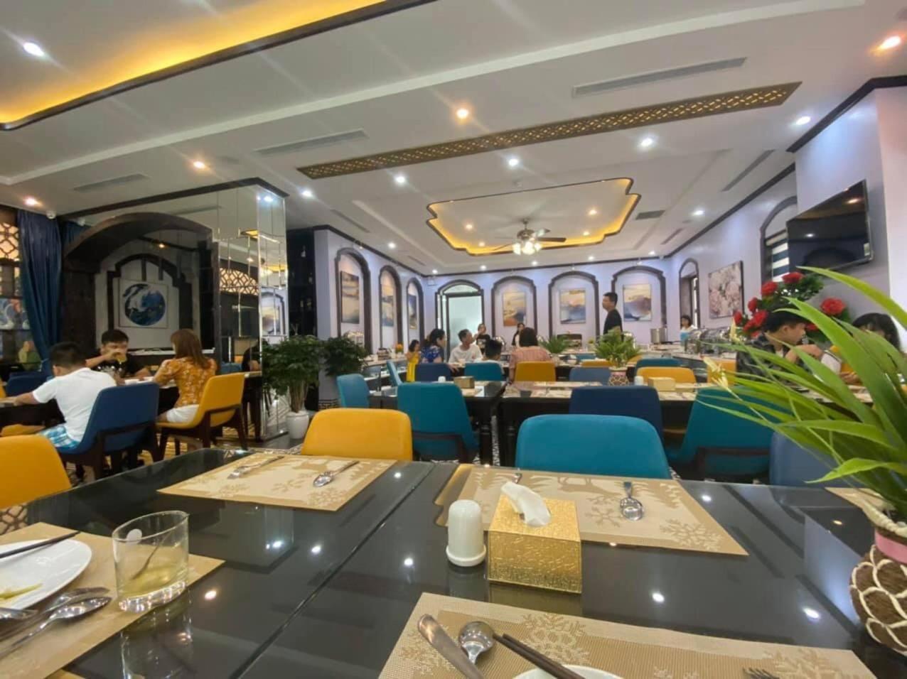 Paris Boutique Hotel Ha Long Exteriör bild